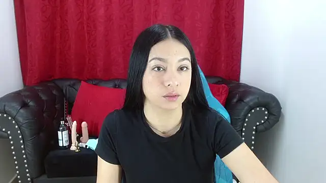 Snapshot of Lila_Pinky chatting on 02/15/25, 02:00 Lila Pinky online show from 02/15/25, 02:00