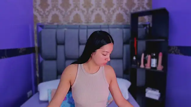 Snapshot of Lila_Pinky chatting on 10/13/25, 12:49 Lila Pinky online show from 10/13/25, 12:49