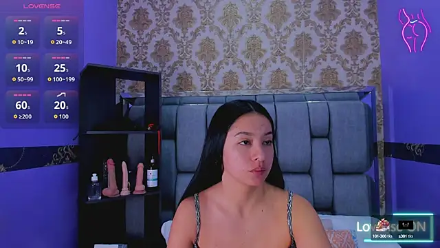 Snapshot of Lila_Pinky chatting on 10/15/25, 01:11 Lila Pinky online show from 10/15/25, 01:11