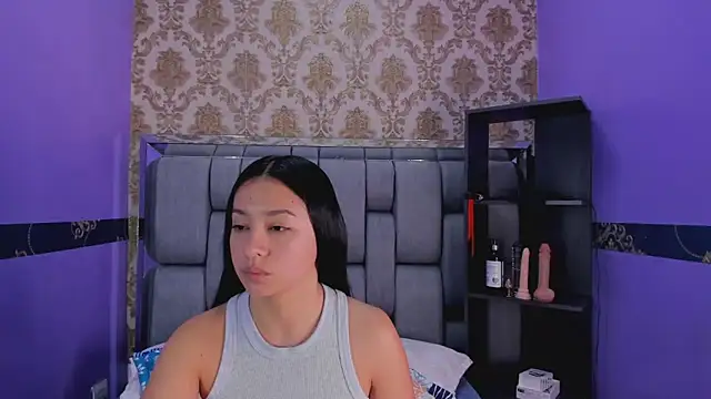 Snapshot of Lila_Pinky chatting on 10/23/25, 01:10 Lila Pinky online show from 10/23/25, 01:10