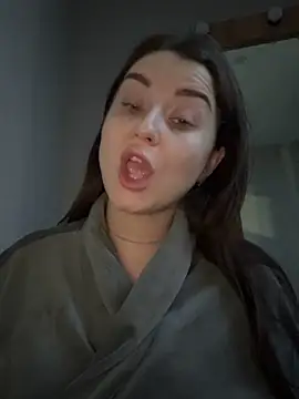 Snapshot of ellie_ssexy chatting on 10/28/25, 04:16 ellie ssexy online show from 10/28/25, 04:16