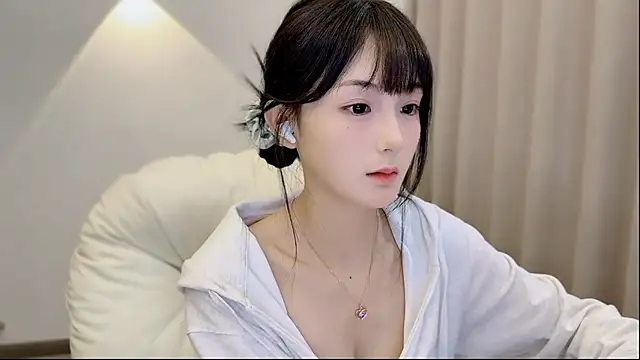 Snapshot of SHUIshui_ chatting on 09/22/25, 01:24 SHUIshui online show from 09/22/25, 01:24