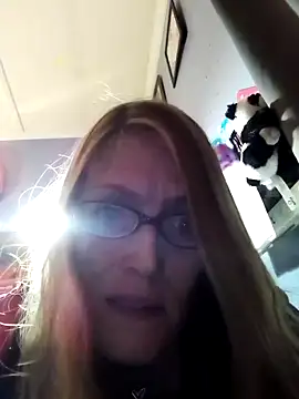 Snapshot of beelzebubblesxo chatting on 09/22/25, 11:18 beelzebubblesxo online show from 09/22/25, 11:18