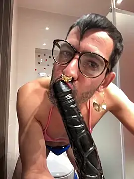 Snapshot of SubSexVideos chatting on 10/16/25, 07:09 SubSexVideos online show from 10/16/25, 07:09