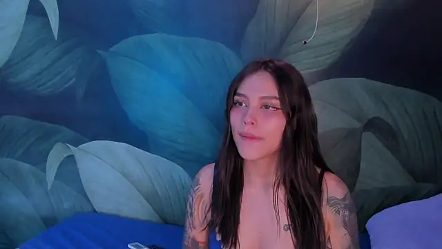 Snapshot of sweett_dirty chatting on 12/28/24, 03:37 sweett dirty online show from 12/28/24, 03:37
