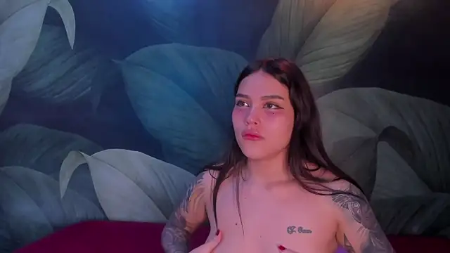 Snapshot of sweett_dirty chatting on 02/05/25, 03:20 sweett dirty online show from 02/05/25, 03:20