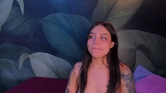 Snapshot of sweett_dirty chatting on 02/08/25, 03:31 sweett dirty online show from 02/08/25, 03:31