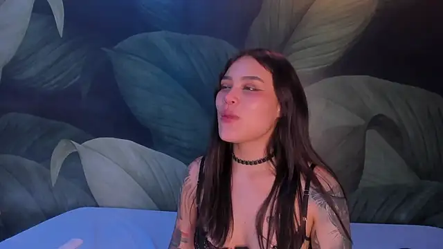 Snapshot of sweett_dirty chatting on 02/15/25, 03:28 sweett dirty online show from 02/15/25, 03:28