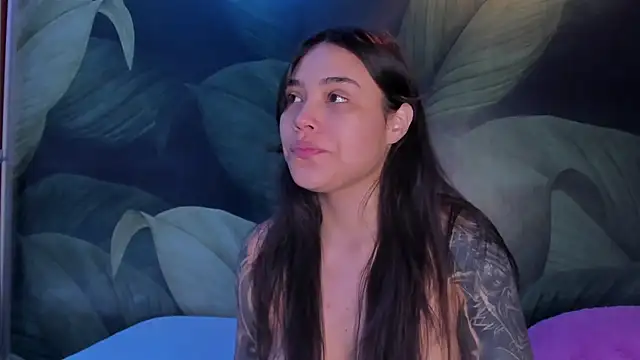 Snapshot of sweett_dirty chatting on 10/25/25, 12:13 sweett dirty online show from 10/25/25, 12:13