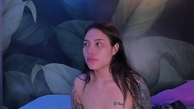 Snapshot of sweett_dirty chatting on 11/18/25, 12:20 sweett dirty online show from 11/18/25, 12:20