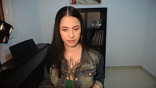 Snapshot of Windy_butterfly chatting on 09/28/25, 05:51 Windy butterfly online show from 09/28/25, 05:51