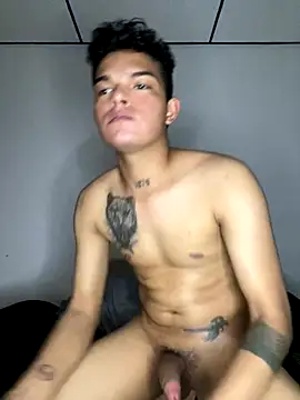 Snapshot of marlon_s chatting on 10/20/25, 04:24 marlon s online show from 10/20/25, 04:24