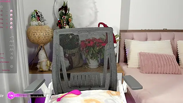Snapshot of _Joliie_ chatting on 12/24/24, 06:44 Joliie online show from 12/24/24, 06:44