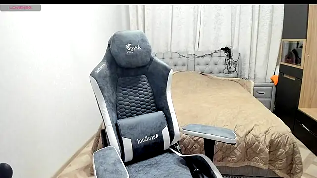 rocky foxy online show from 12/18/24, 09:40