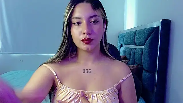 Lia 14  online show from 10/19/25, 02:50