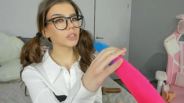 dolly ll online show from 01/08/25, 07:24