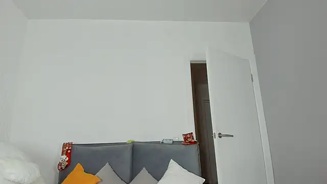 dolly ll online show from 03/13/25, 04:34