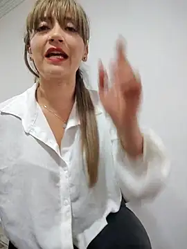 tata laima   online show from 11/13/25, 04:28