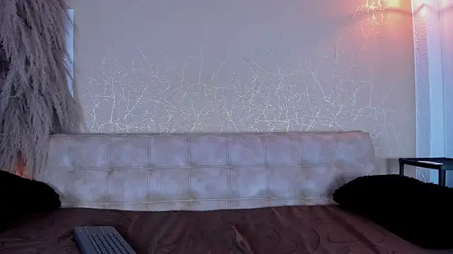 Madiie lee  online show from 01/26/25, 12:01