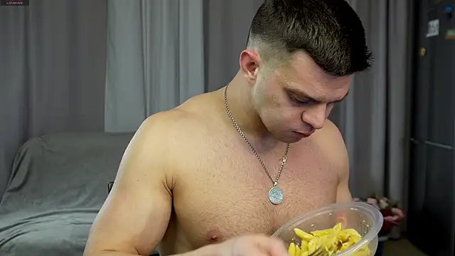 Snapshot of danielkraigforu chatting on 12/12/24, 10:24 danielkraigforu online show from 12/12/24, 10:24