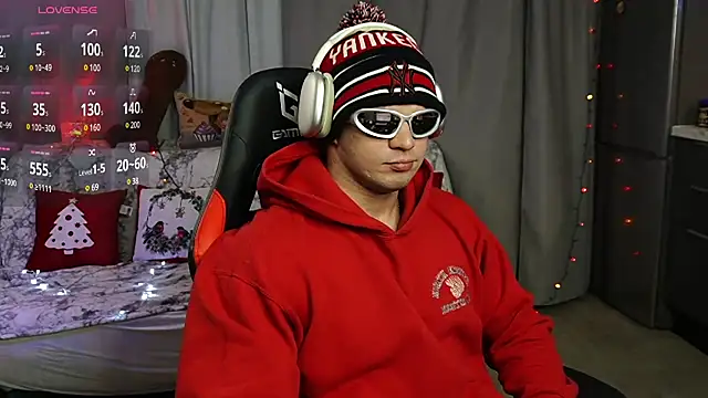 Snapshot of danielkraigforu chatting on 01/04/25, 11:17 danielkraigforu online show from 01/04/25, 11:17