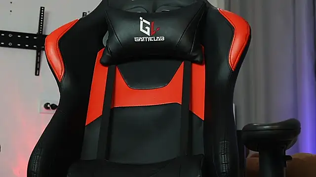 Snapshot of danielkraigforu chatting on 02/25/25, 04:24 danielkraigforu online show from 02/25/25, 04:24