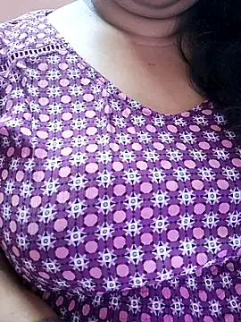 Snapshot of Ravina_patil1 chatting on 01/06/25, 05:49 Ravina patil1 online show from 01/06/25, 05:49