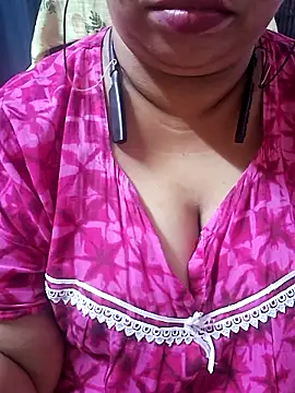 Snapshot of Ravina_patil1 chatting on 09/18/25, 09:50 Ravina patil1 online show from 09/18/25, 09:50