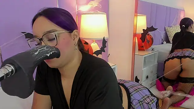 SophyRuiz  online show from 10/21/25, 11:55