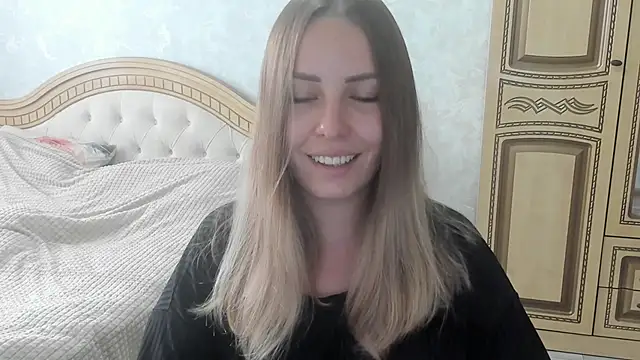 Snapshot of Mia_shy1 chatting on 10/26/25, 10:10 Mia shy1 online show from 10/26/25, 10:10