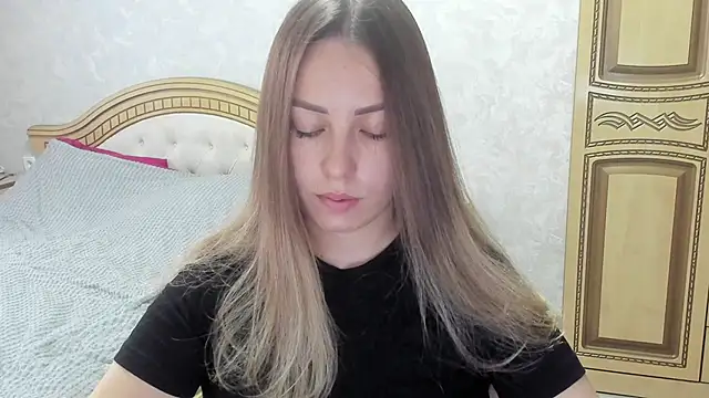 Snapshot of Mia_shy1 chatting on 11/14/25, 07:07 Mia shy1 online show from 11/14/25, 07:07