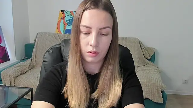 Snapshot of Mia_shy1 chatting on 11/28/25, 06:27 Mia shy1 online show from 11/28/25, 06:27