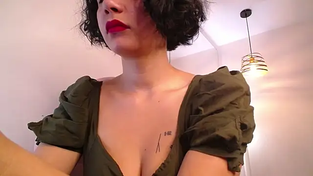Snapshot of Moony_14 chatting on 02/28/25, 12:21 Moony 14 online show from 02/28/25, 12:21