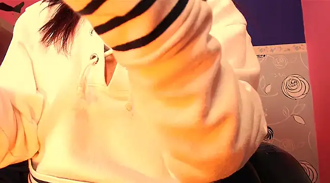 SaraSofia44 online show from 03/15/25, 09:41