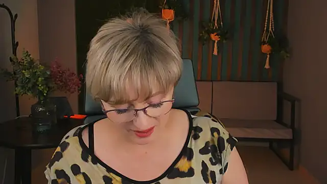 sugar vivien online show from 12/14/24, 03:15