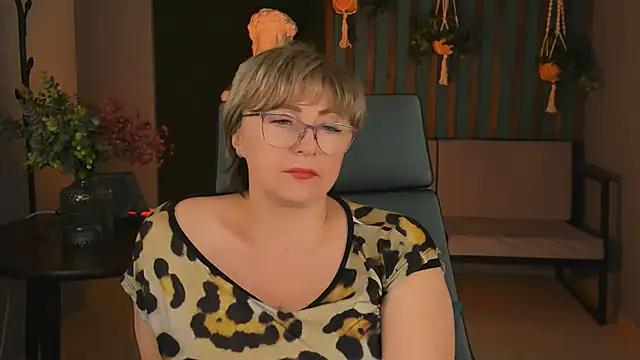sugar vivien online show from 12/14/24, 06:20