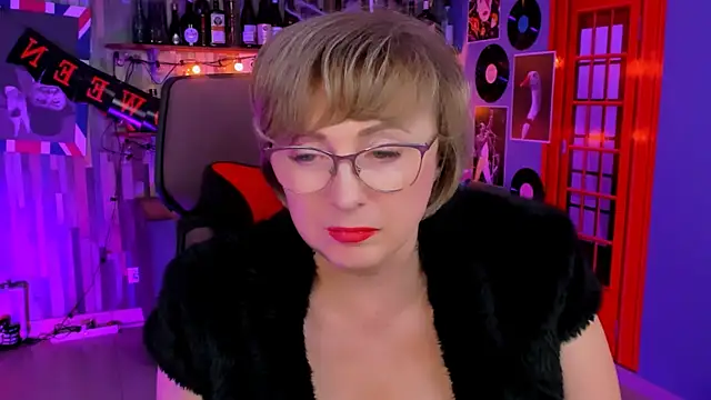 sugar vivien online show from 10/28/25, 01:14