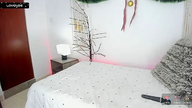 Snapshot of Eyleen_24 chatting on 12/03/24, 09:23 Eyleen 24 online show from 12/03/24, 09:23