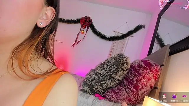 Snapshot of Eyleen_24 chatting on 12/17/24, 10:22 Eyleen 24 online show from 12/17/24, 10:22