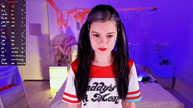 Lil Amelie online show from 10/31/25, 10:16