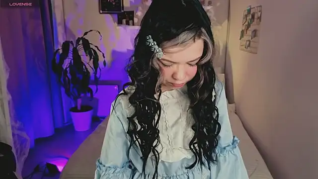 Lil Amelie online show from 11/11/25, 09:42