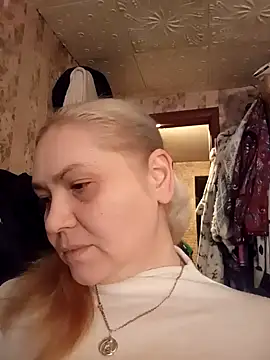 Snapshot of Minna_Jeannie chatting on 12/17/24, 03:28 Minna Jeannie online show from 12/17/24, 03:28