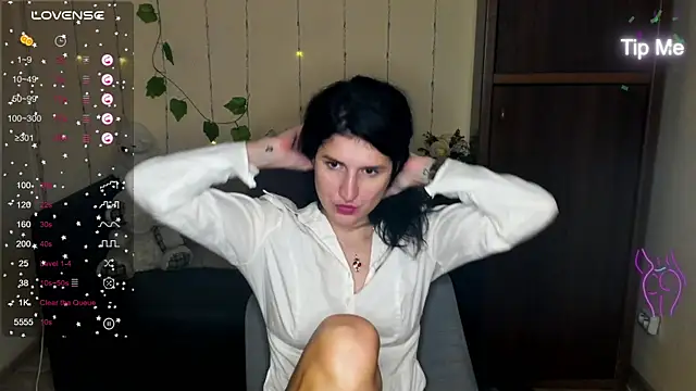 Snapshot of Alianna_Solo_Kisses chatting on 01/13/25, 03:47 Alianna Solo Kisses online show from 01/13/25, 03:47