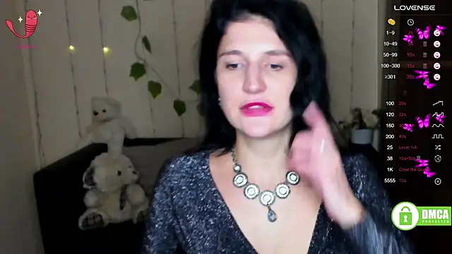 Snapshot of Alianna_Solo_Kisses chatting on 02/12/25, 04:00 Alianna Solo Kisses online show from 02/12/25, 04:00