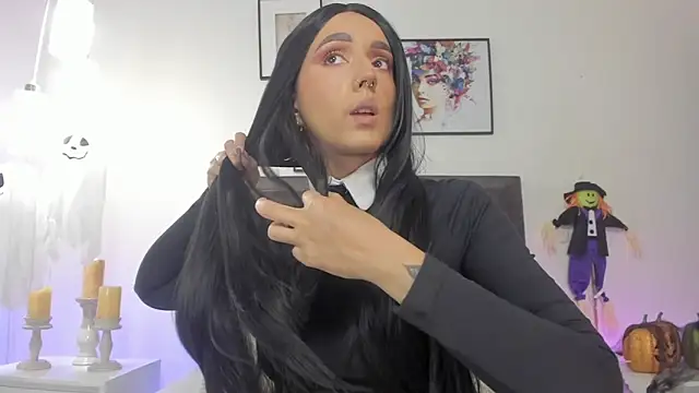 helen mooree online show from 10/25/25, 01:07