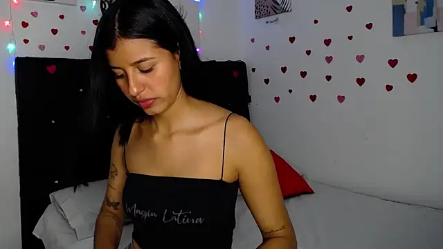 Snapshot of floweer_ chatting on 02/21/25, 05:09 floweer online show from 02/21/25, 05:09
