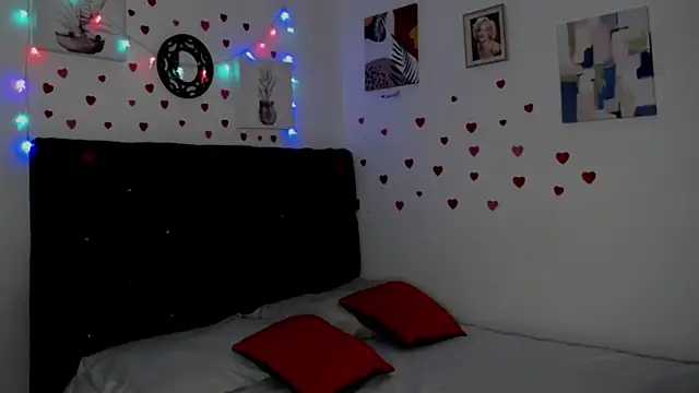 Snapshot of floweer_ chatting on 02/22/25, 04:51 floweer online show from 02/22/25, 04:51