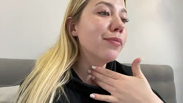 Embersweetbunny online show from 11/04/25, 11:53