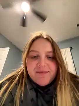 Snapshot of PhatAssBlond chatting on 12/02/24, 04:09 PhatAssBlond online show from 12/02/24, 04:09