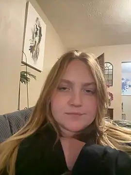 Snapshot of PhatAssBlond chatting on 12/05/24, 03:26 PhatAssBlond online show from 12/05/24, 03:26